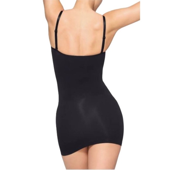 Skims Seamless Sculpt Slip Dress Onyx - Picture 2 of 7